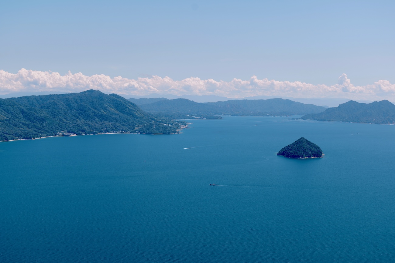 从山顶俯瞰